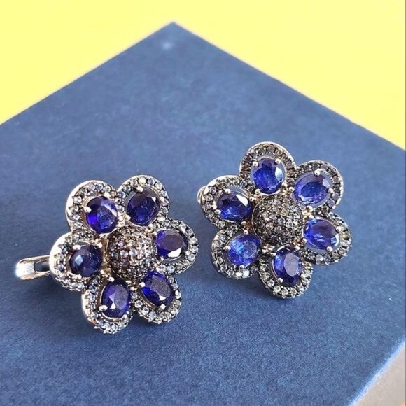 925 Sterling Silver Flower Earrings with Natural Blue Sapphire Gemstones - Picture 5 of 8